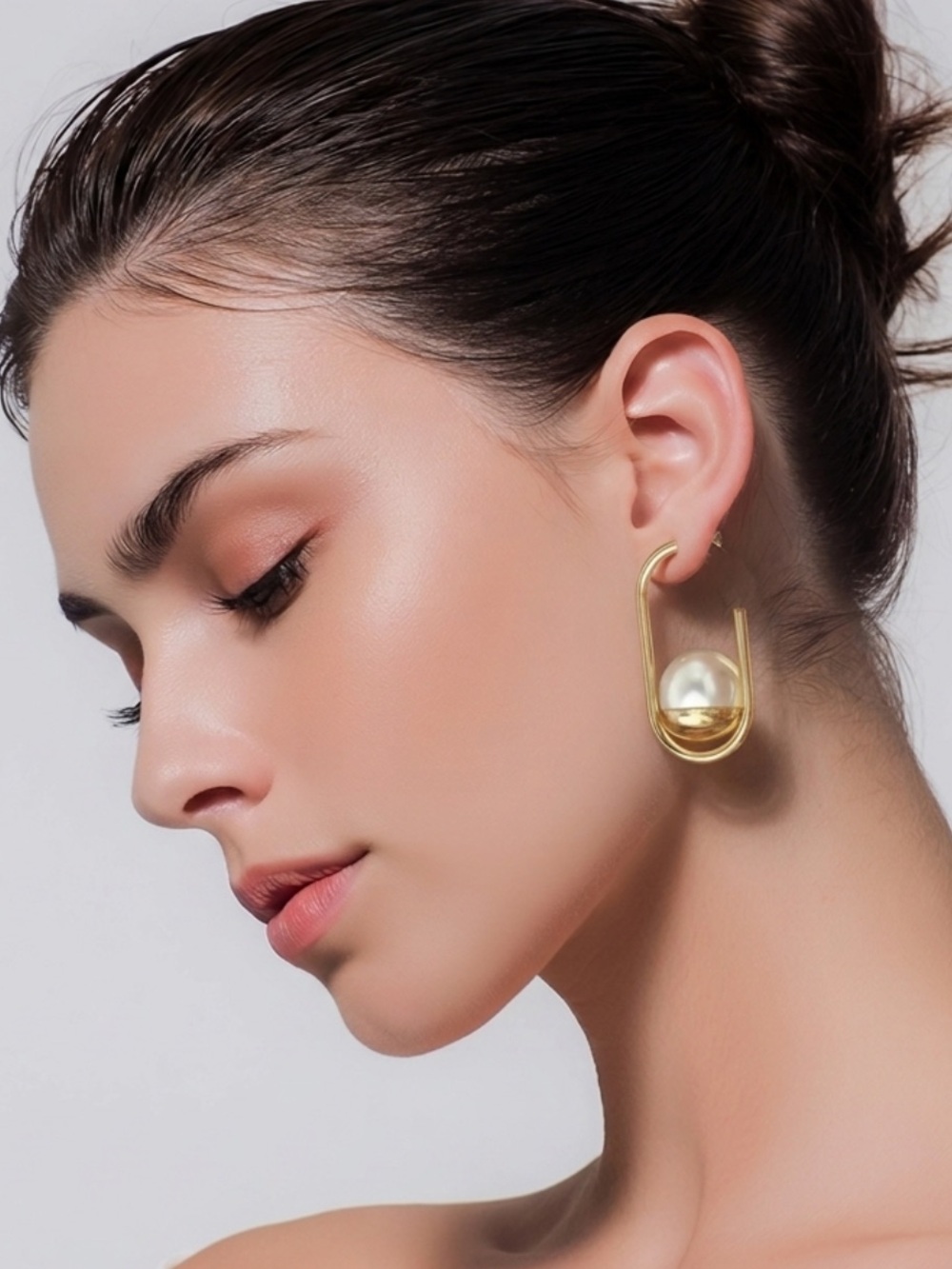 Oval Golden Tone/PearlDrop Earrings.